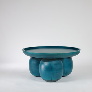 Circolo Cocktail Table
Blue cocktail table
36 dia x 18 H inches
Azure Blue Finish