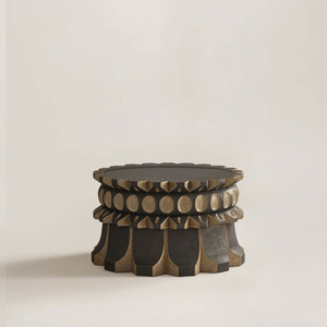 Molinillo Cocktail Table
Black round cocktail table
36 dia x 20 H inches
Alder
Ebony and Natural