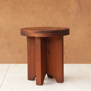 Xeno Occasional Table
18 dia x 20 H inches
Spanish Cedar
Coffee