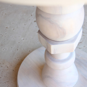 Bijoux Café Table
26 dia x 30 H inches
White Wash Finish